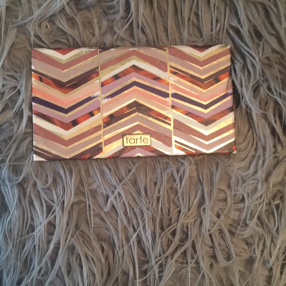 Tarte clay play eyeshadow and contour